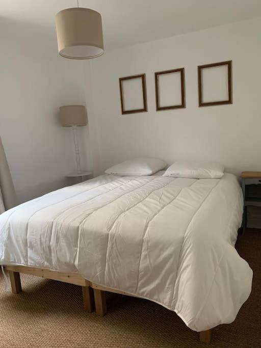 Gite La Petite Maison Guitres ภายนอก รูปภาพ